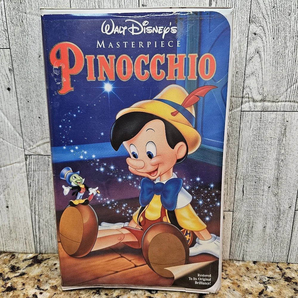 Disney Pinocchio Clamshell VHS Movie 1993 Walt Disney's Masterpiece Restored